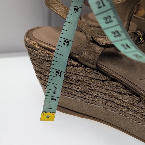 Austin Nights, Stuart Weitzman Metallic Raffia Flatty Wedges sz 8 - Picture 3 of 10